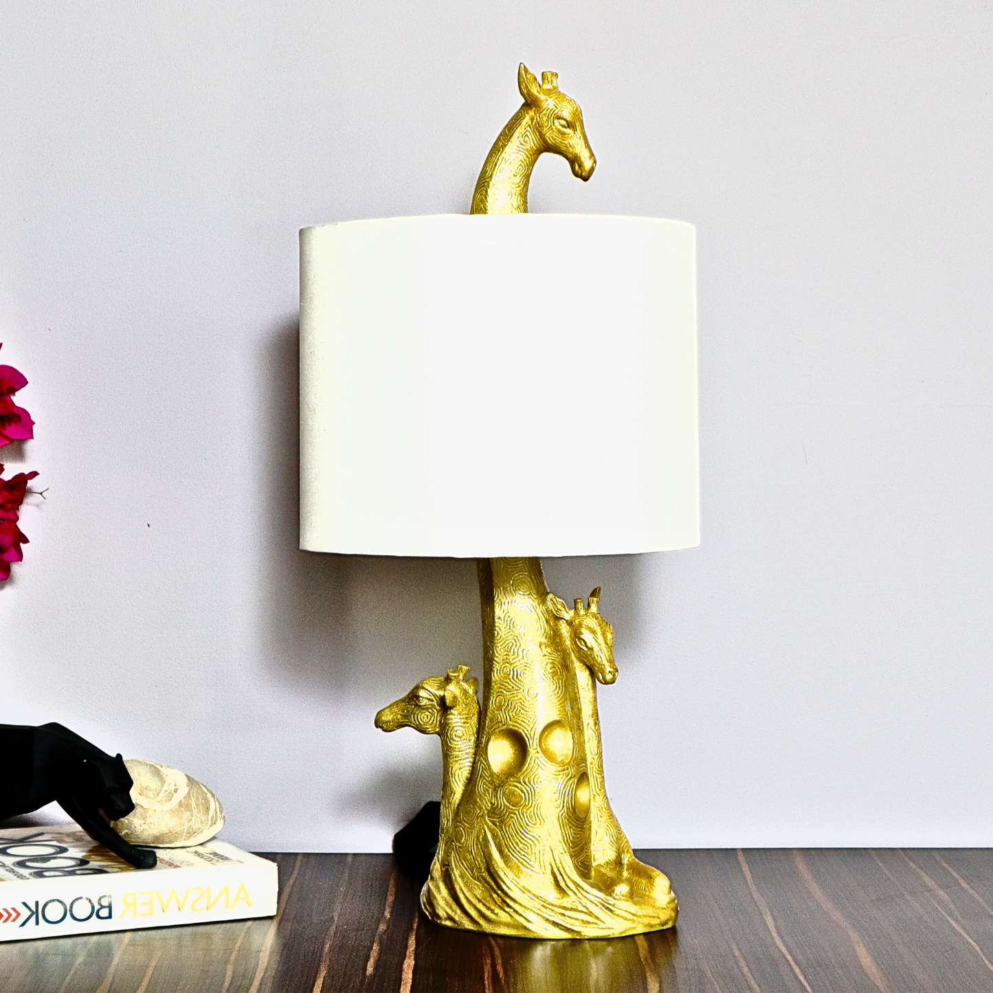 Modern Art Giraffe Table Lamp